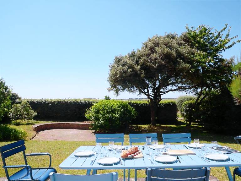 Fully equipped house with terrace, BBQ & yard | Close to the beach | Pets are welcome — photo 3