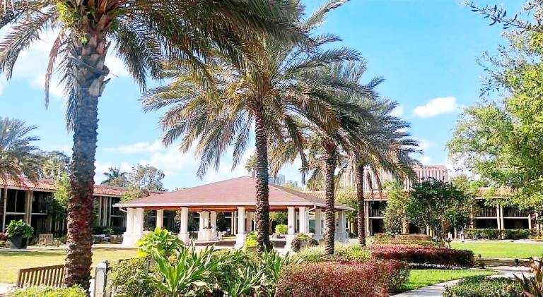 DoubleTree by Hilton Orlando Theme Park Resort in Orlando, FL