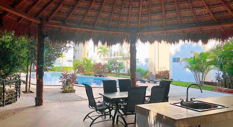 Holiday apartment with patio, barbeque & pool | Perfect for remote work | Dogs allowed — photo 3
