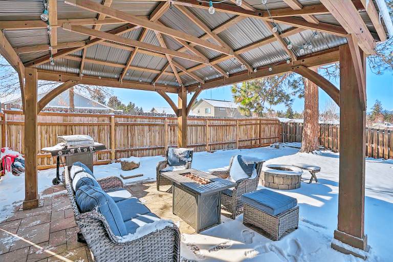 Family-Friendly Oregon Vacation Home w/ Yard — photo 3