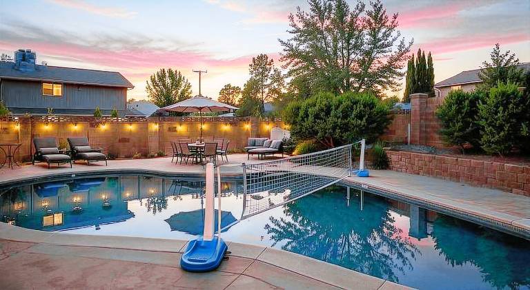 Charming house with pool | Perfect for remote work | Pets allowed in Ventura, CA