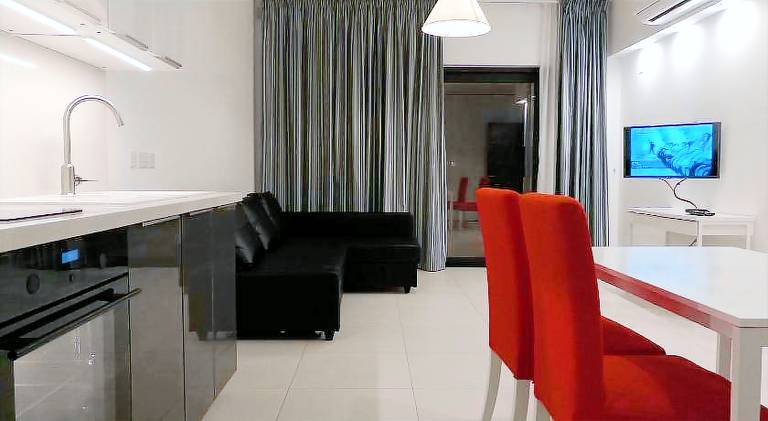 Apartment with pool — photo 3