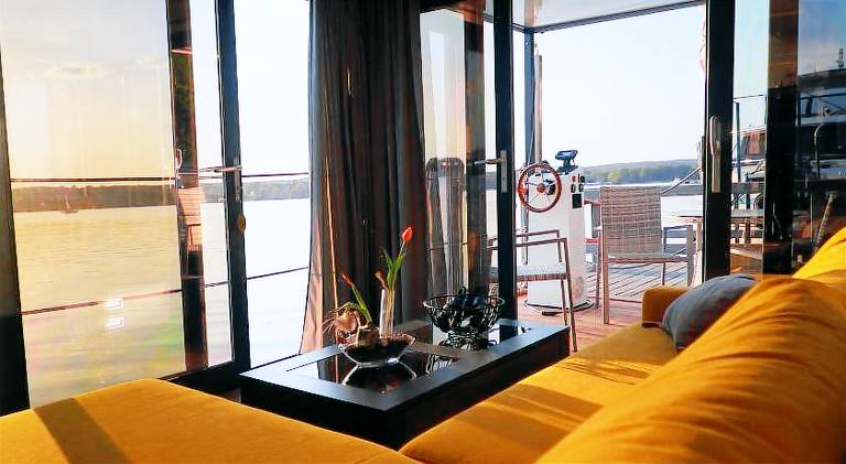 Boat with 1 room for 4 persons — photo 3