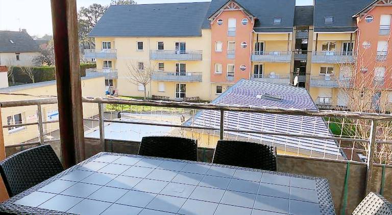 Apartment with pool — photo 5