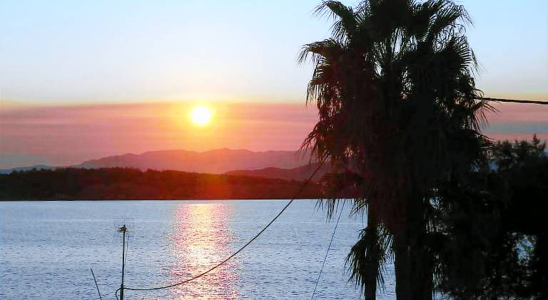 Wonderful rental apartment with terrace & garden | Beach nearby | Pets are welcome in Chania