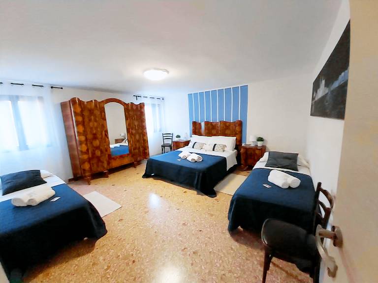 Holiday apartment with 3 rooms for 9 persons — photo 4
