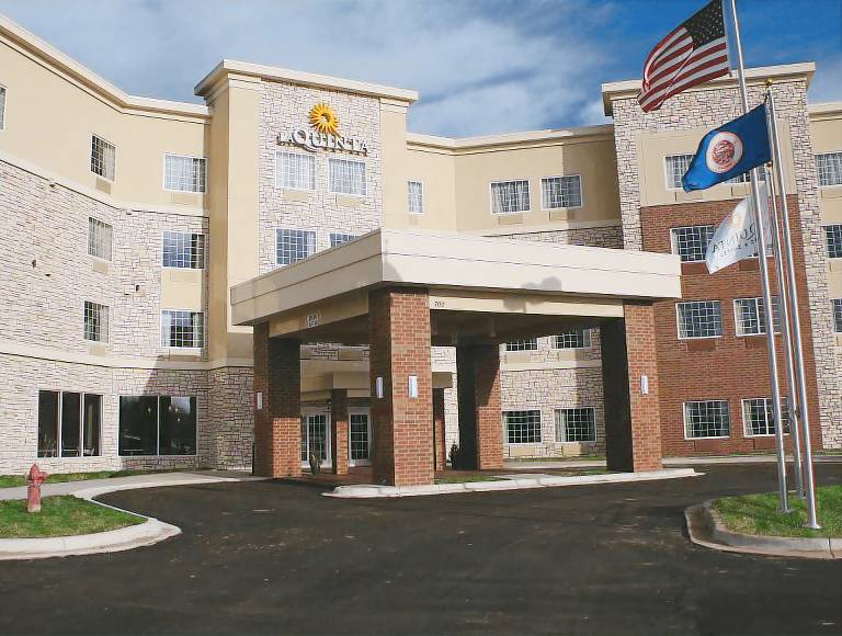 La Quinta Inn & Suites by Wyndham St. Paul-Woodbury in Woodbury, MN