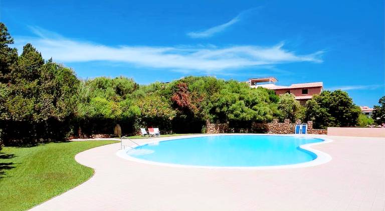 Holiday apartment with pool — photo 5