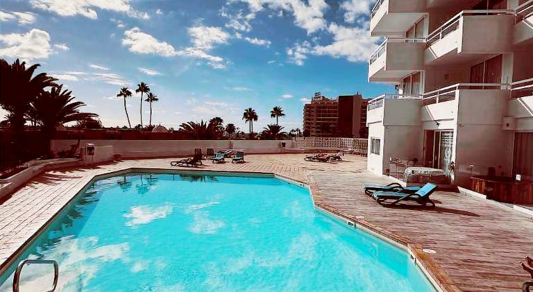 Holiday apartment with patio & private pool | Close to the beach | Pets allowed — photo 3