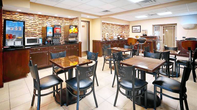 Best Western Plus Crawfordsville Hotel — photo 3