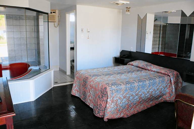 Grand Motel Saint-Hubert — photo 2