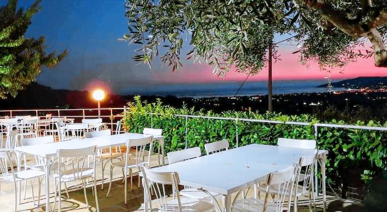 Charming farm with pool, terrace & barbeque | Dogs allowed — photo 3