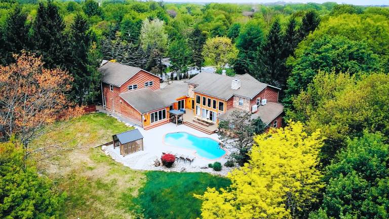House Long Pond