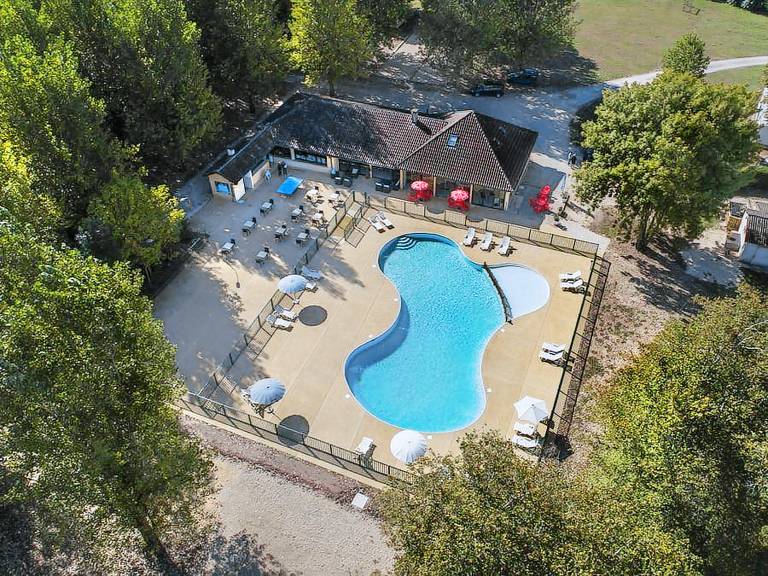 Mobile home with heated pool — photo 2