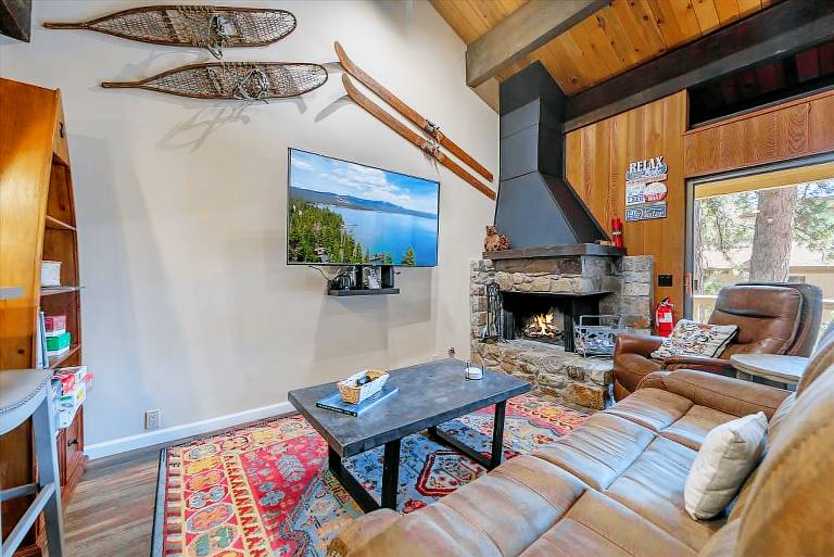 Condo with hot tub & pool in South Lake Tahoe, CA