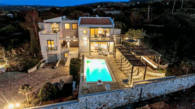 Villa Serenity - With Private Heated Pool — photo 4