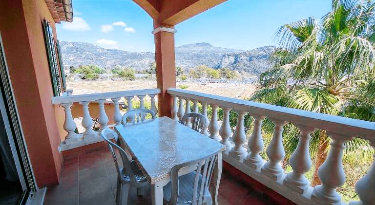 Nice serviced apartment with yard, patio & pool | Dogs allowed — photo 5