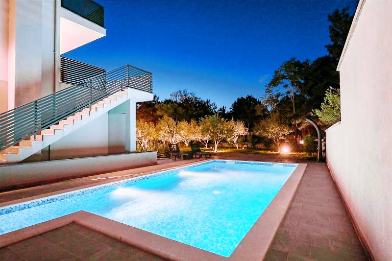 Holiday apartment with grill, pool & garden — photo 3