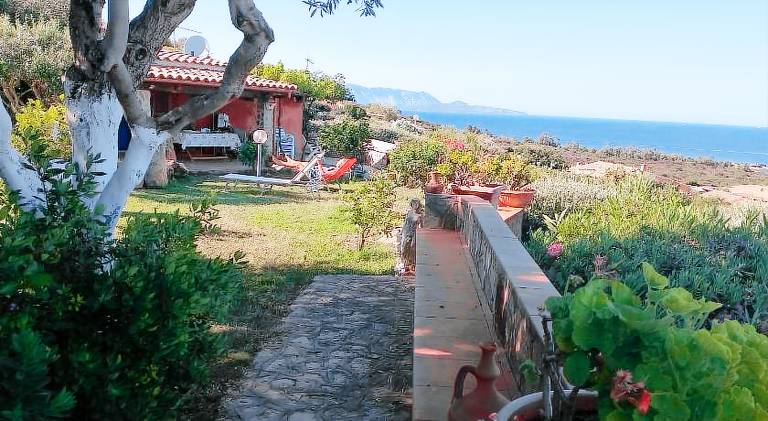 House with 2 rooms for 4 persons — photo 3