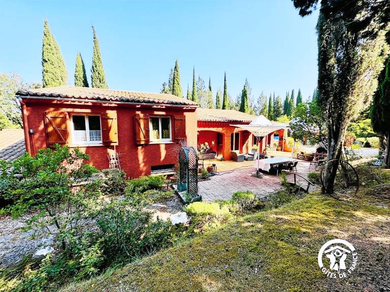 Gite with yard, private pool & barbecue — photo 2