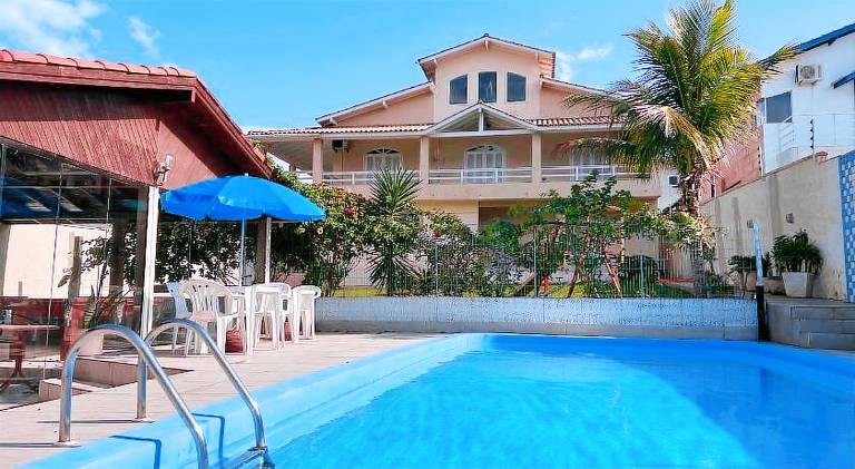 Serviced apartment with yard & pool in Florianópolis