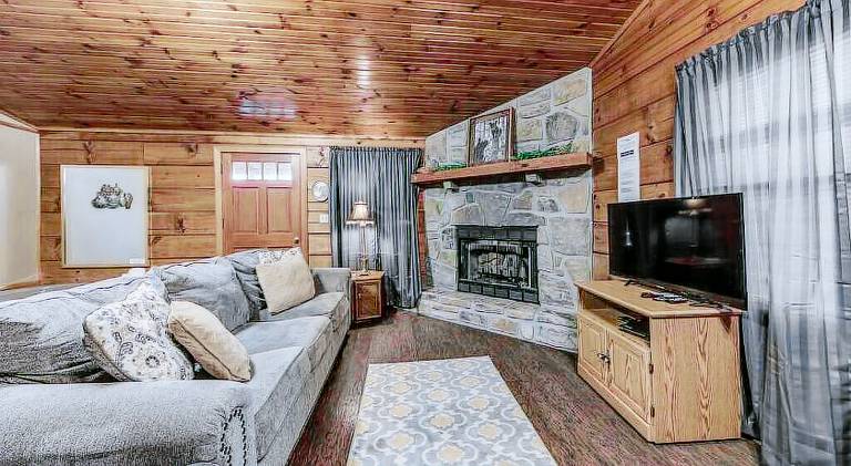 Vacation home with 1 room for 6 persons in Sevierville, TN