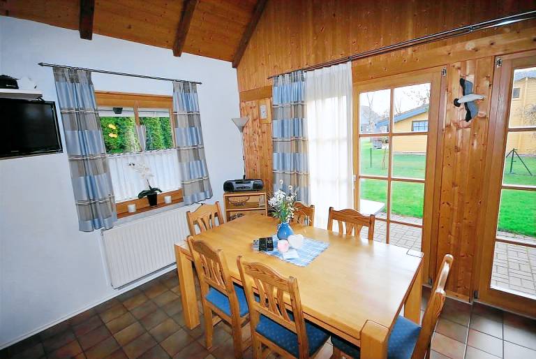 Individuell und geschmackvoll eingerichtetes Holzhaus — photo 5