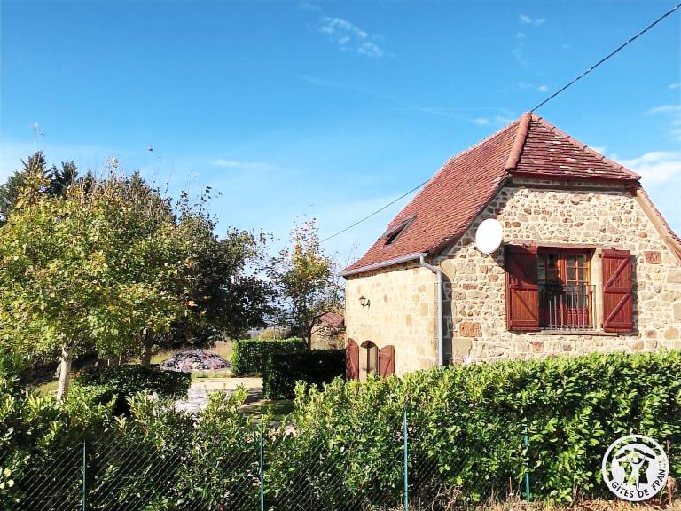 Nice gite with terrace, barbecue & yard | Dogs allowed — photo 2
