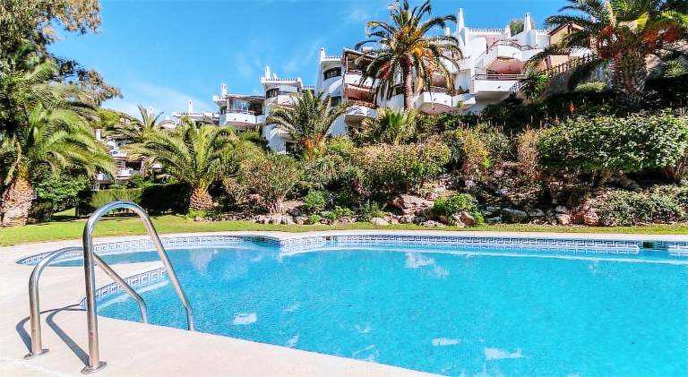 Holiday apartment with pool — photo 2