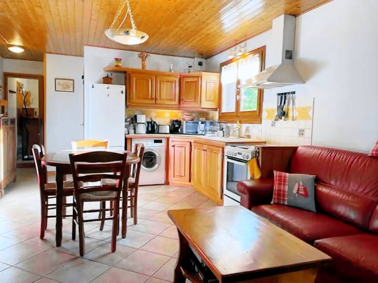 Children-friendly charming apartment with garden, terrace & fast internet | Mountain view | Dogs allowed — photo 2
