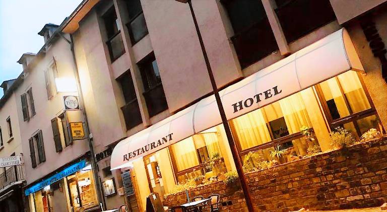 Hotel Restaurant L'AGAPANTHE in Millau