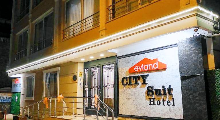 EVLAND CiTY SUiT in Adana