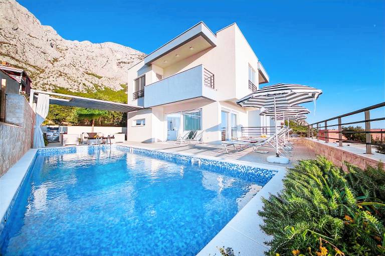 Luxury Villa Blue Silk with Heated Pool in Tucepi