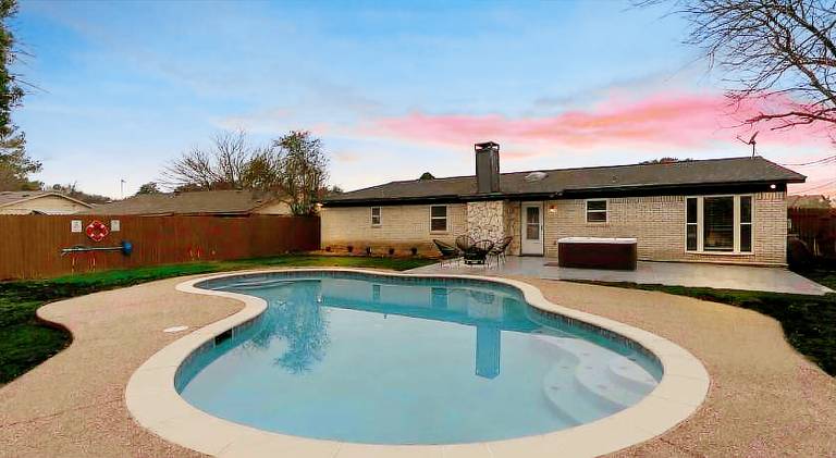 Vacation home with pool in North Richland Hills, TX