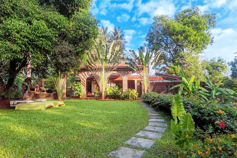 1000 m² Villa