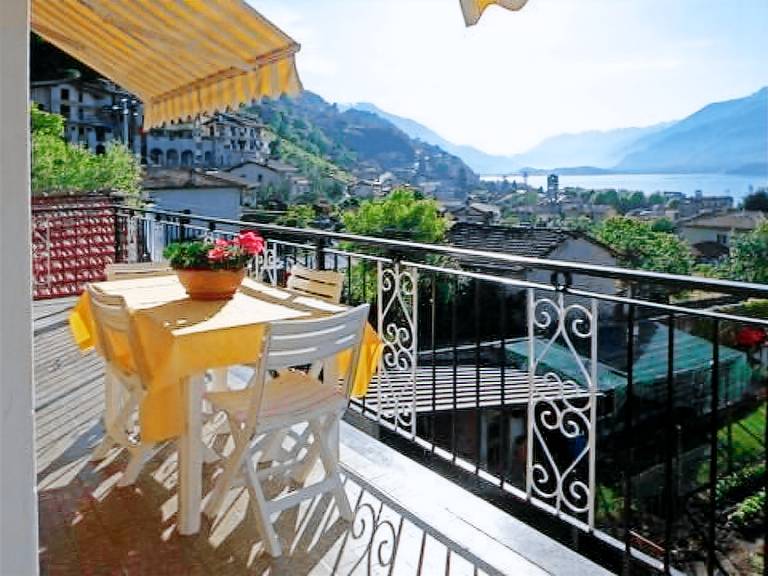 Holiday apartment with barbecue, pool & yard — photo 3
