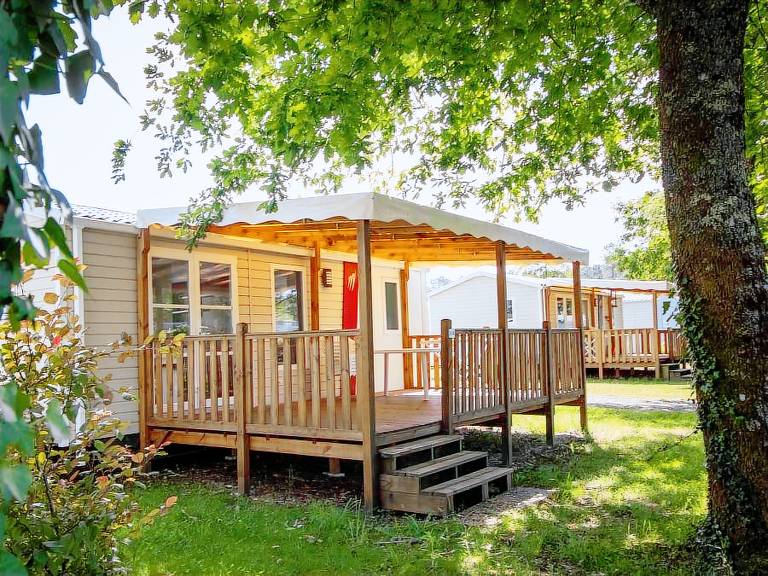 Family-friendly mobile home with terrace & heated pool | Pet-friendly — photo 4