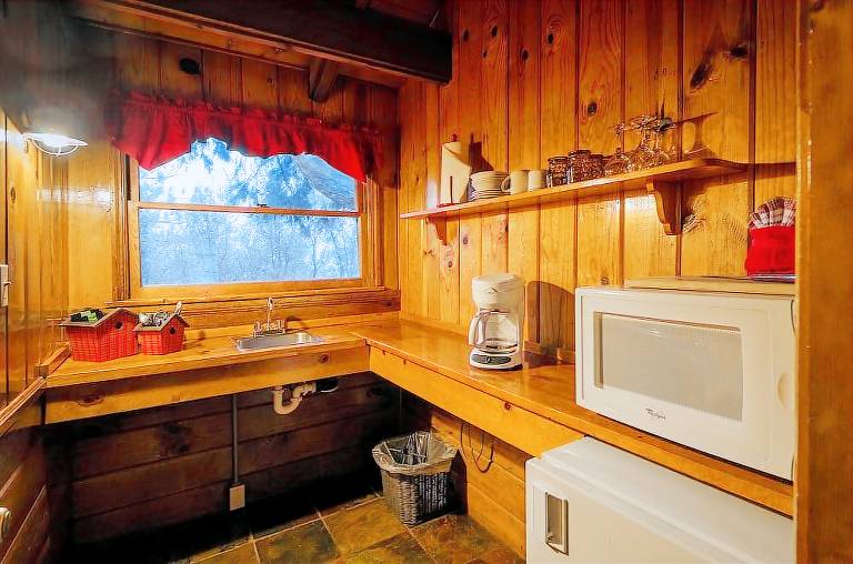 IDYLLWILD BUNKHOUSE BED AND BREAKFAST — photo 4