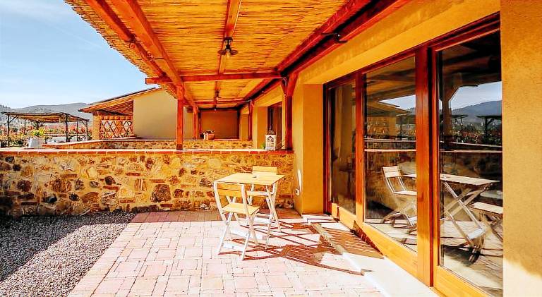 Charming farm with patio & garden | Dogs allowed — photo 4