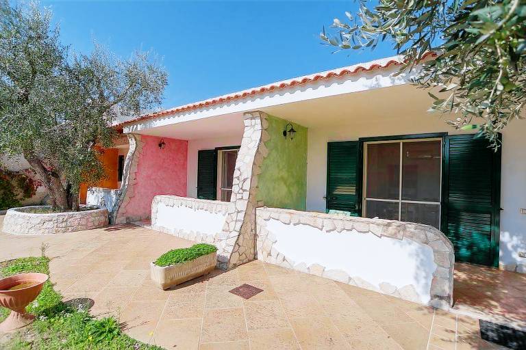 Child-friendly rental apartment with grill, patio & garden | Garden view | Next to the beach | Pets allowed — photo 3