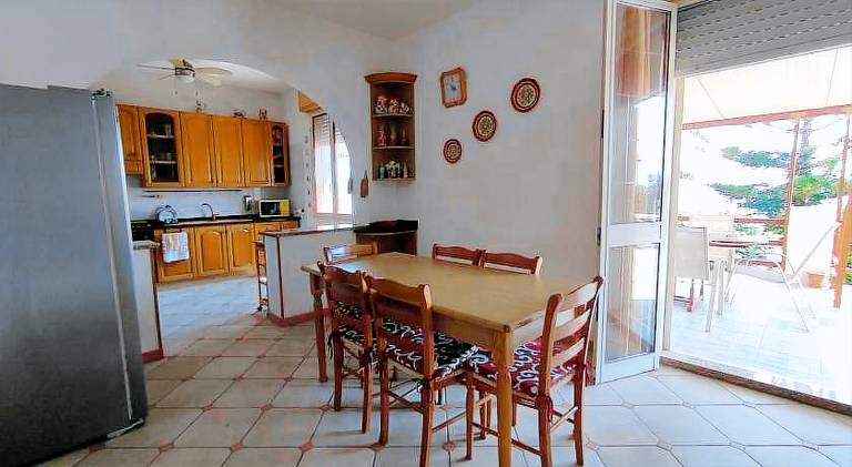 Holiday apartment with 3 rooms for 6 persons — photo 3