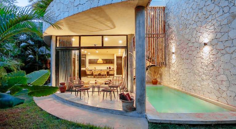 Villa with pool — photo 3