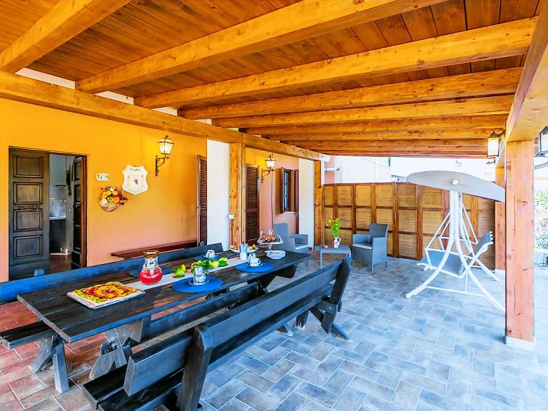 House with terrace, barbeque & pool | Nature view — photo 3
