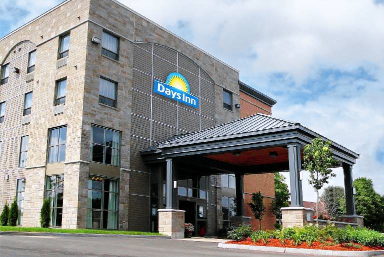 Days Inn by Wyndham Levis in Levis, QC