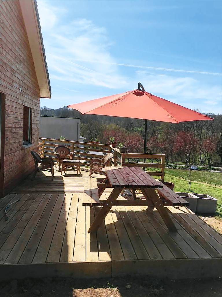 Family-oriented beautiful vacation home with yard, terrace & barbeque | Garden view | Suitable for remote work | Dogs allowed in Sedan
