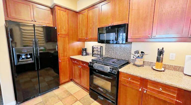 Fully equipped vacation home with pool, hot tub & barbeque | Perfect for remote work | Pet-friendly — photo 4