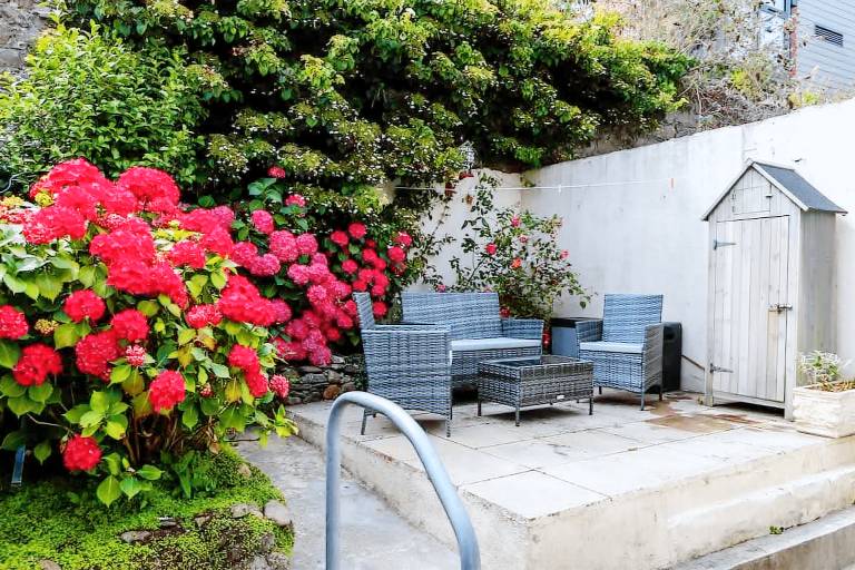 House with patio — photo 4
