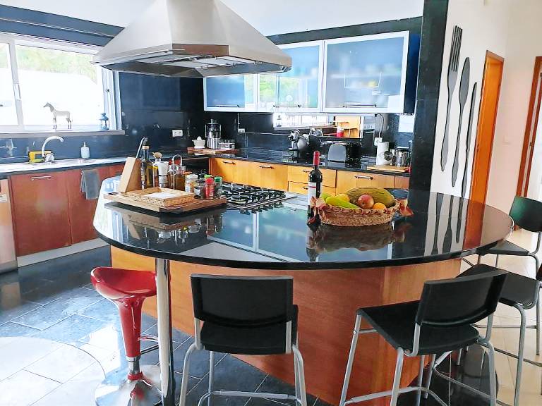 First in Vila near the beach and camp — photo 3