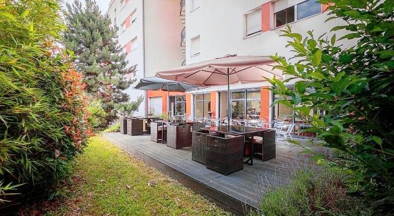 Serviced apartment with patio & garden | Perfect for remote work — photo 2