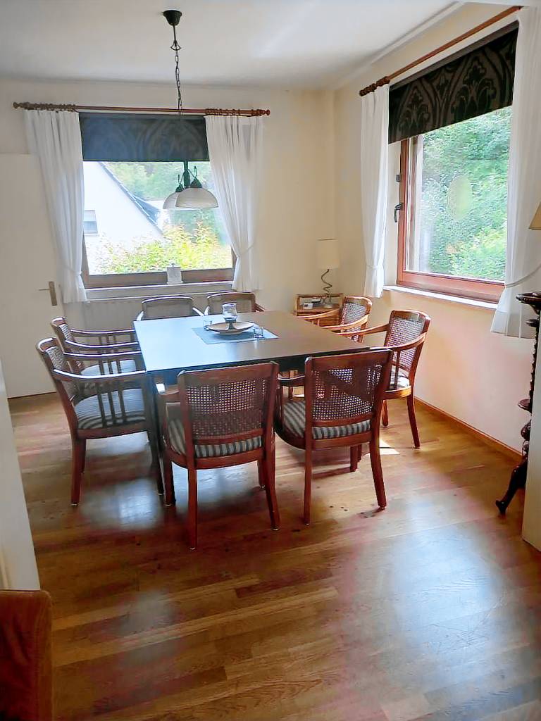 House with patio — photo 3
